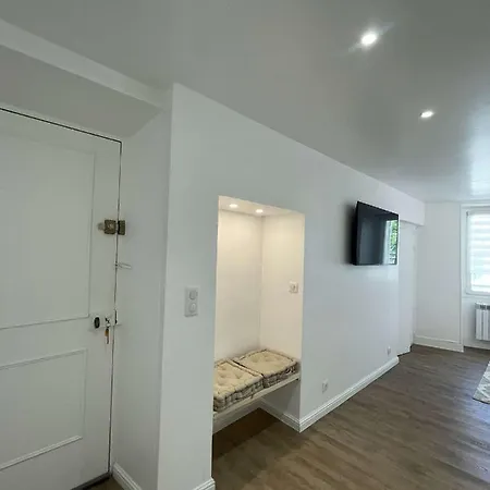 Appartement Dampierre En Yvelines Exterior photo